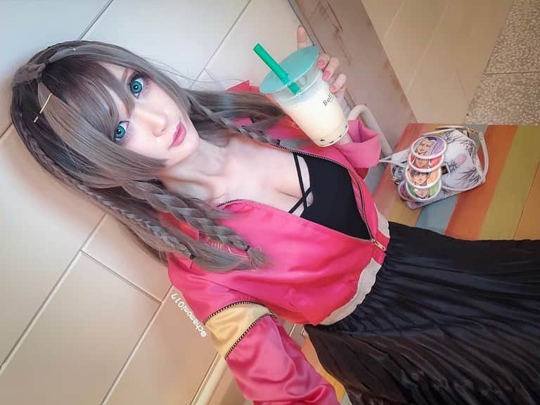 のインスタグラム：「‪オンラインプチライブやります🎤‬ ‪https://twitcasting.tv/chamomi017/shopcart/18305‬ ‪#カモミールキャス ‬  ライブ参加表明はツイキャスからお願いします🙏  参加表明してくださった方限定でライブ参加できるのでご注意ください！  コロナの関係でリアルイベントが開催難しい中、オンラインでもみなさまとイベントができたらいいなと日々考えています。 少しでもライブ感覚できるように頑張るので一緒に楽しんでもらえたら嬉しいです！！  https://twitter.com/chamomi017/status/1290578260472901632?s=21  #ライブ #久しぶり #オンライン #よろしくお願いします」