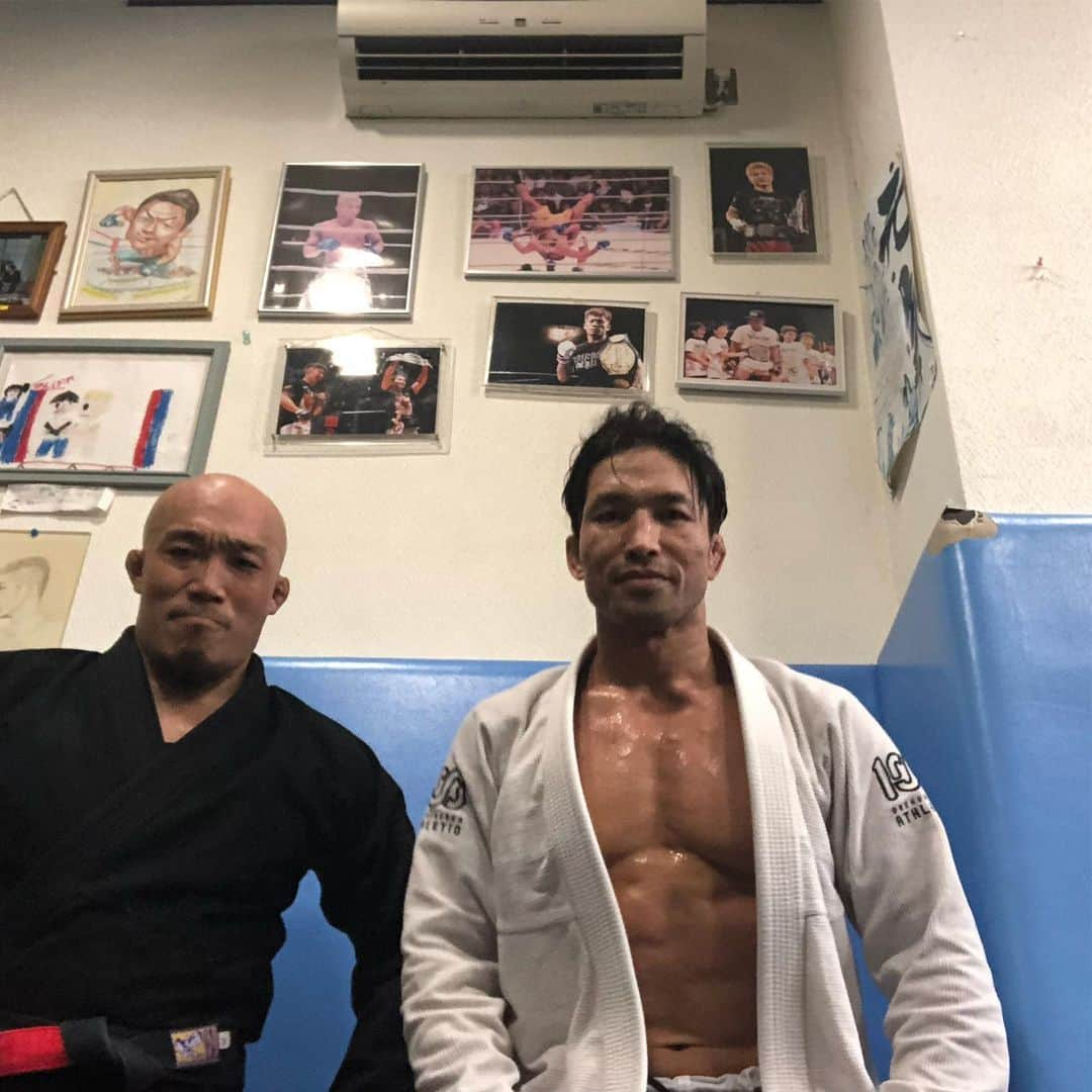 宮田和幸さんのインスタグラム写真 - (宮田和幸Instagram)「午前中は三郷で内弟子指導 夜はキッズレスリングとグラップリング指導 毎日こんな感じです。 太る暇ない。 #総合格闘技 #レスリング #グラップリング #mma #grappling #wrestling #rizin」8月4日 23時34分 - miyata.hercules