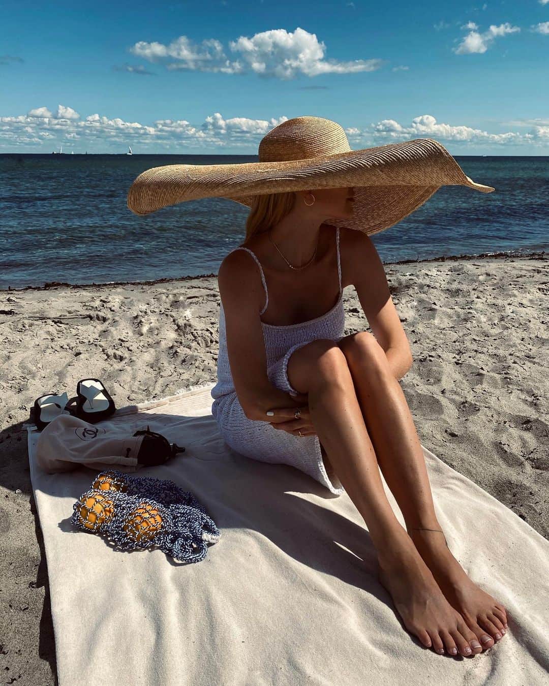 ペニーレ・タイスベックのインスタグラム：「Hello danish summer, I’ve missed u💛」