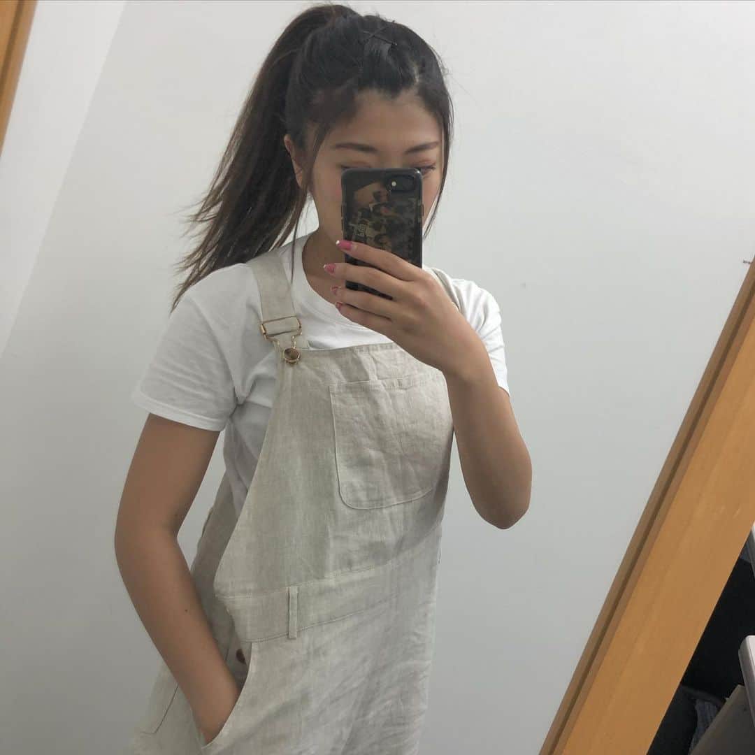 EON（梶野恵園）のインスタグラム：「﻿ ﻿ ﻿ ﻿ 🤍🤍🤍🤍🤍🤍🤍🤍🤍﻿ ﻿ ﻿ ﻿ ﻿ めちゃめちゃママの服借りる民やから﻿ 今日も今日とてママのオーバーオール﻿ ﻿ ﻿ ﻿ ﻿ #オーバーオール #オーバーオールコーデ  #オーバーオール女子 #ホワイトコーデ  #ootd #code #codenate #ootdfashion #instafashion  #えおんのええ私服」