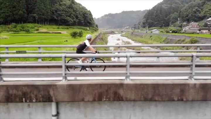 のインスタグラム：「ロケをした日が まだ、梅雨明けしていない7月23日だったので白水ダムは水量が多かったです。 もう少し少なければ、水の流れが本当にレースのカーテンのよう、なんですけどね。 水と生きる町・竹田市です。 Taketa-city,Oita-ken,Japan  beautiful ‼️😃 #ゆーわくワイド  #ドローン撮影」