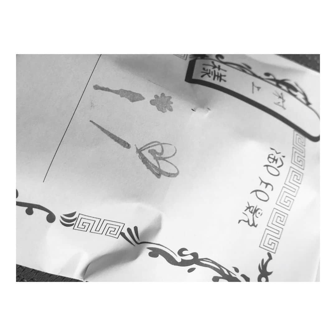 赤間紫動のインスタグラム：「.﻿ 素敵な”印”﻿ #Repost @shantiibird﻿ ・・・﻿ ...﻿ i i♡﻿ #SHANTii #shantiibird」