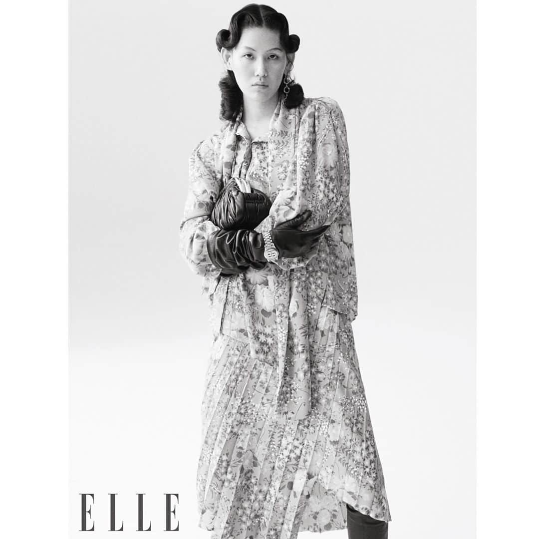 EZさんのインスタグラム写真 - (EZInstagram)「@ellekorea with @rawfish0 @hongjanghyun @iseonyeong1118 @ansunghee7 @parksera210 @mulan_bae 🖤❤️」8月4日 23時46分 - ez_ez_ez_