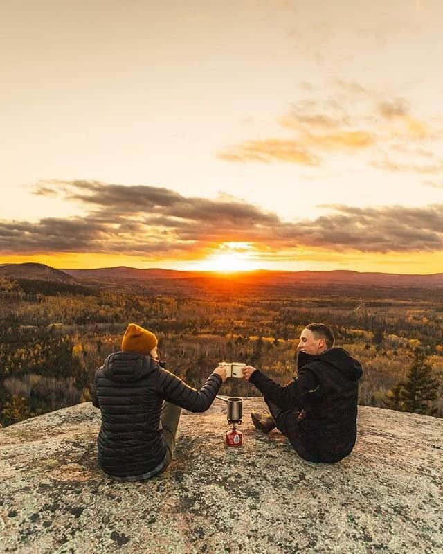 Explore Canadaさんのインスタグラム写真 - (Explore CanadaInstagram)「Cheers to hikes, great views and time spent with close friends! 🥂⁠ .⁠ Who’s your adventure buddy? Tag them in the comments below! #ExploreCanada⁠ ⁠ *Know before you go! Check the most up-to-date travel restrictions and border closures before planning your trip.*⁠ ⁠ 📷: @lifeofashmac⁠ 📍: @destinationnb⁠ ⁠ #ExploreNB⁠」8月5日 0時01分 - explorecanada