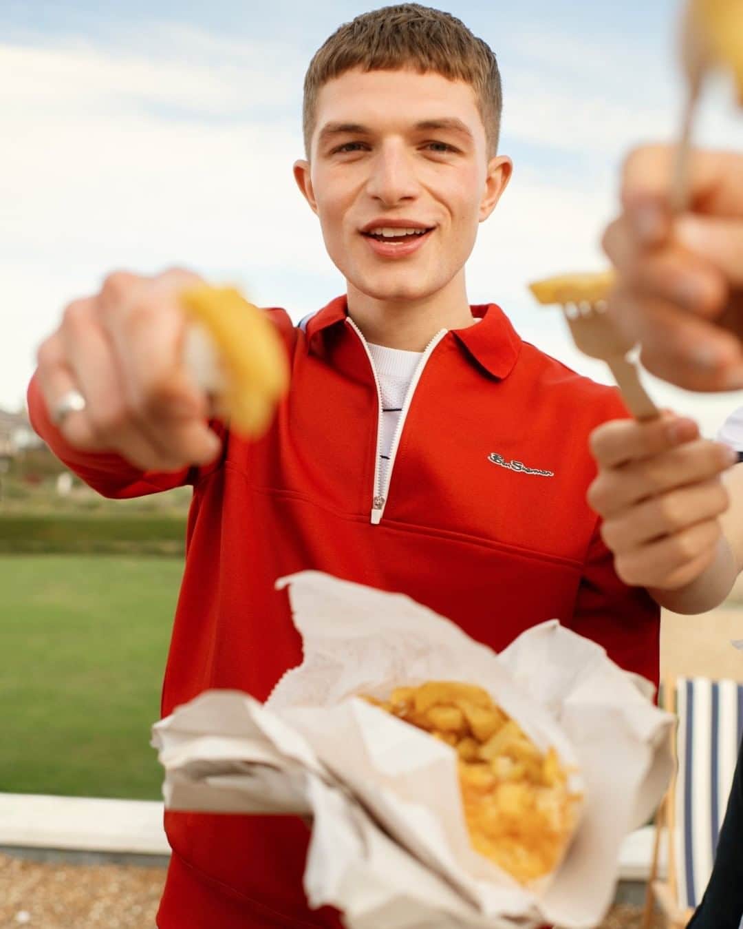 のインスタグラム：「Fish and chips for lunch? Yes please.」