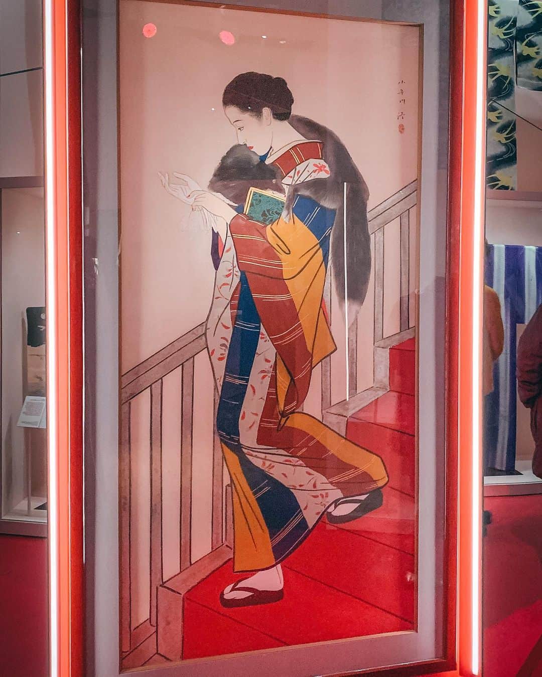 Anji SALZさんのインスタグラム写真 - (Anji SALZInstagram)「The @vamuseum Kimono: Kyoto to Catwalk exhibit got extended by the way! 🙌🏻❤️👘 If you’re in the UK - you can see this amazing collection August 27th to October 25th again 🥳 If you don’t have a chance to get there - you can read everything about it on my blog ❤️ www.salz-tokyo.com  Outfit from when COVID was not a thing in Europe yet 😭😭 Kimono: @jotaro_saito_ginzasix Obi: @modern_antenna x SALZ Zouri: @salzkimono」8月4日 23時58分 - salztokyo