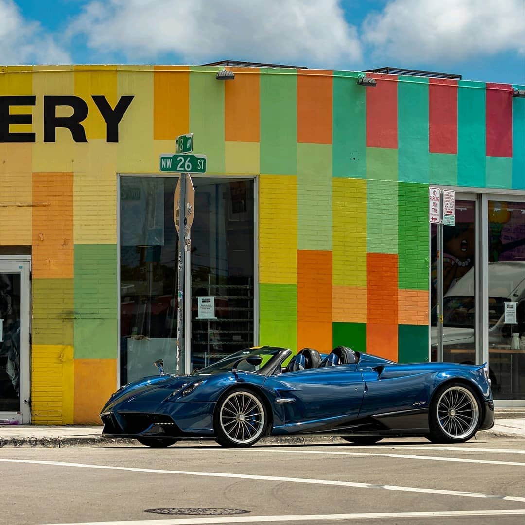 パガーニ・アウトモビリのインスタグラム：「Could you tell what does a bakery have to do with the story of Pagani Automobili? No clue? Well, check out the @HoracioPaganiMuseo to discover it!⠀ ⠀ #pagani #huayra #huayraroadster #horaciopaganimuseo」