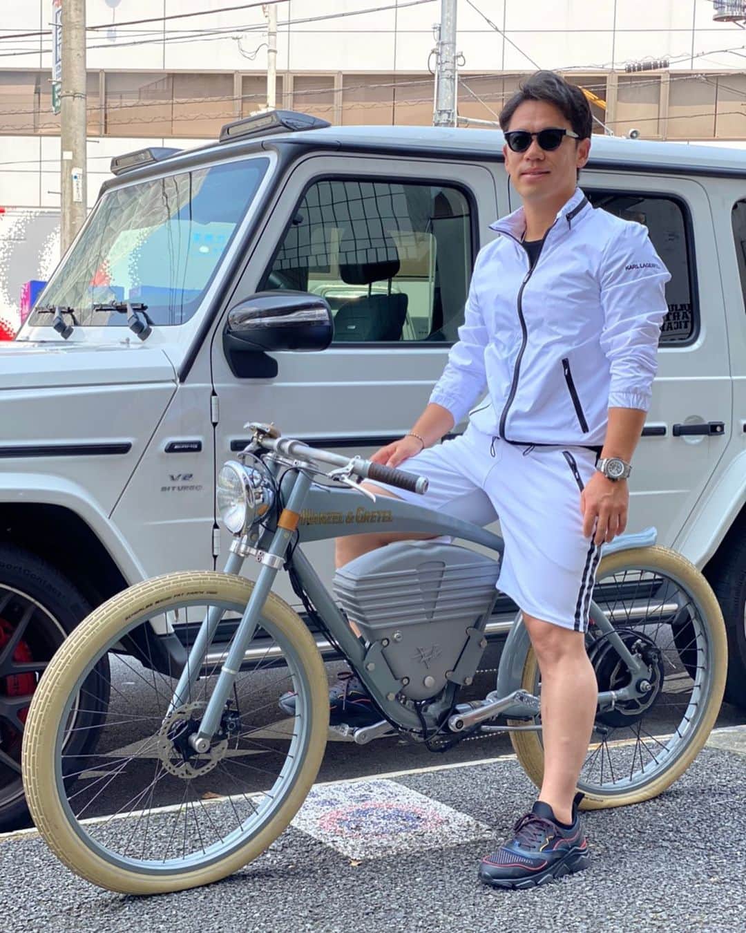 小川泰弘のインスタグラム：「夏本番！体調にはお気をつけ下さい！⁣ 毎日新しい気持ちで進みましょう！⁣ ⁣⁣ ⁣ You gotta roll with it ♪♪⁣ ⁣ ⁣ ⁣ #小川泰弘#ライアン⁣ #東京ヤクルトスワローズ⁣ #夏本番#前進あるのみ⁣ #hanzelandgreteljp」