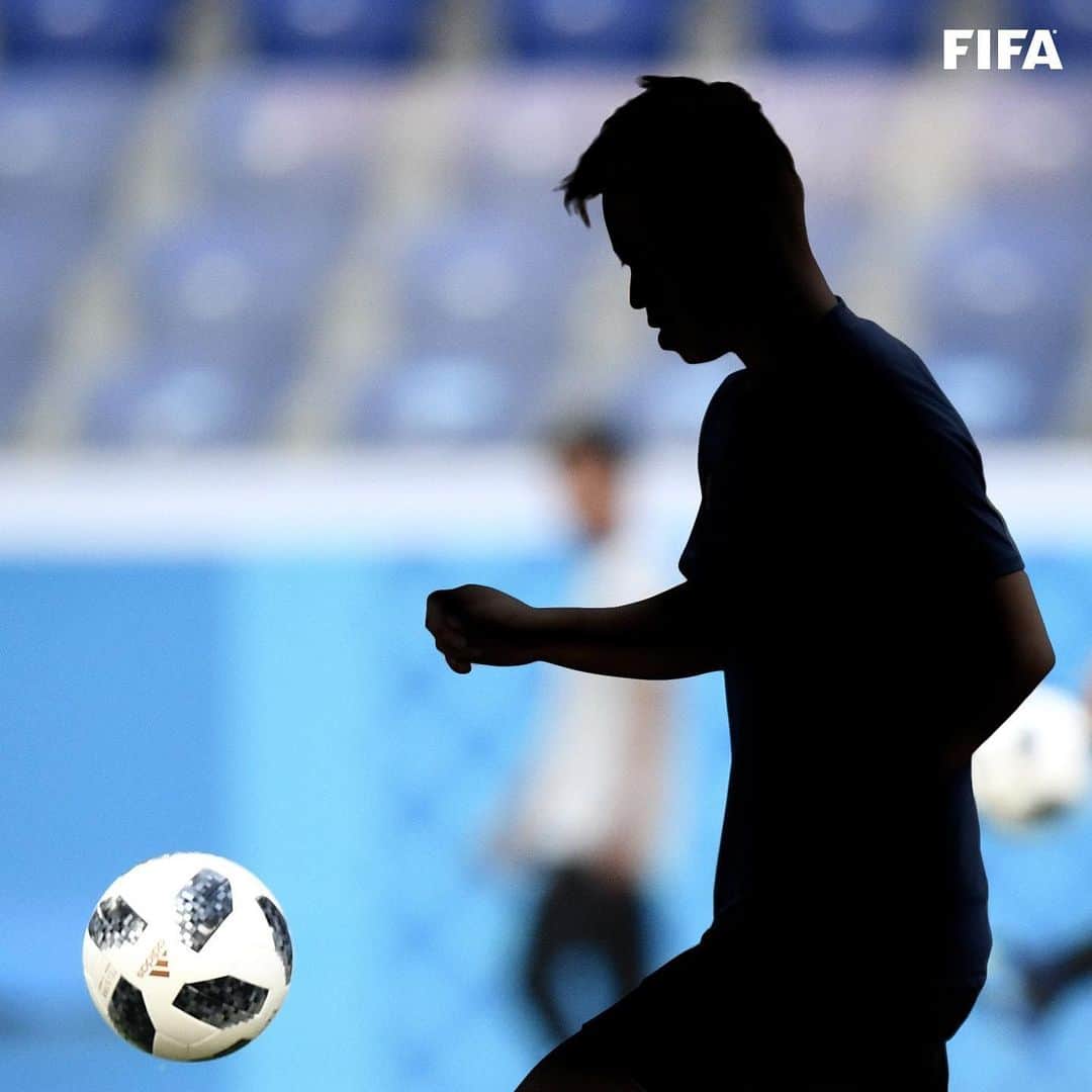FIFAワールドカップさんのインスタグラム写真 - (FIFAワールドカップInstagram)「WHO AM I? 🗣️⁣ *Clue: He’s the top-scoring player for his national team at #WorldCup finals⁣ ⁣ #WhoAmI #GuessWho #GuessThePlayer」8月5日 0時34分 - fifaworldcup