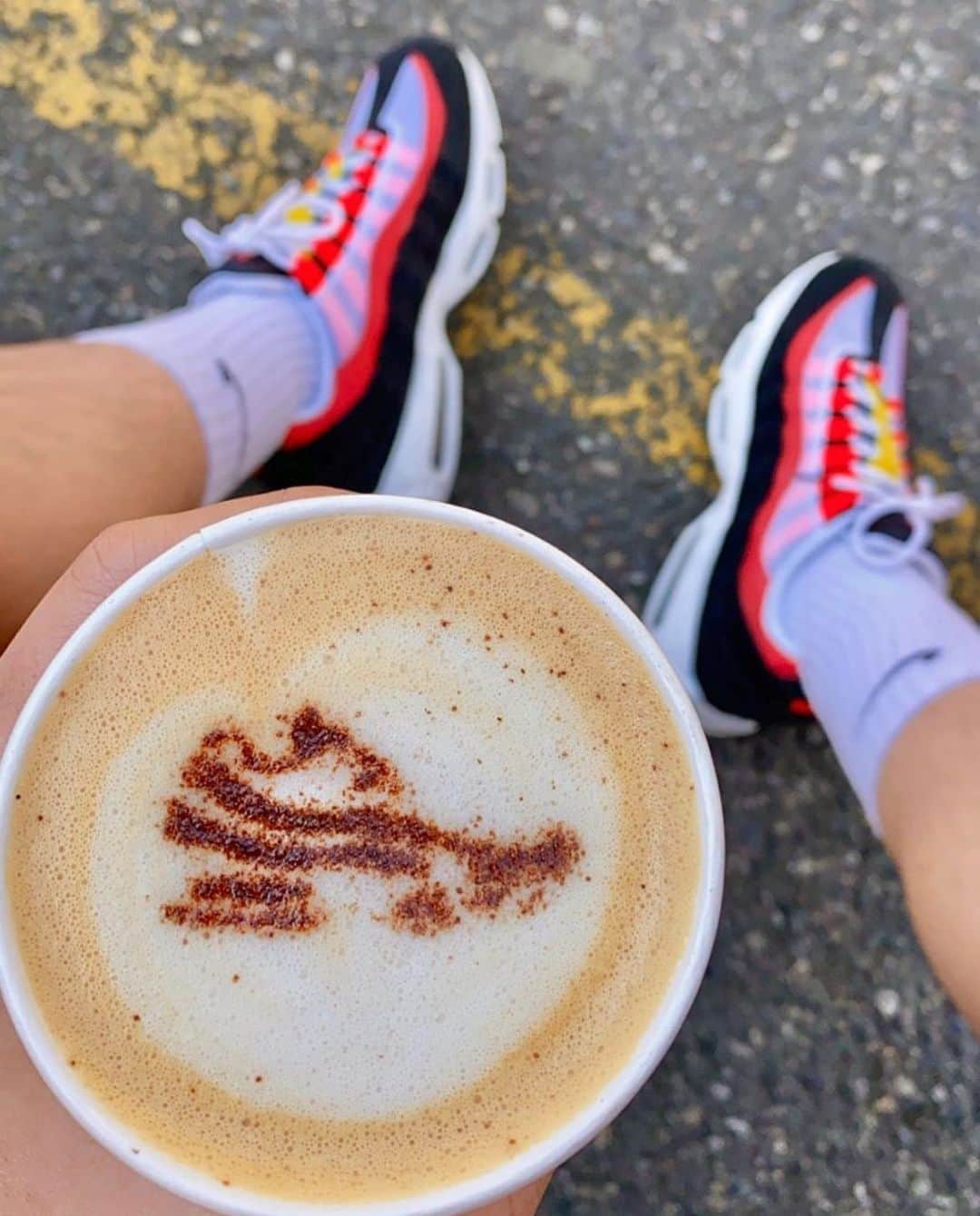 Portlandさんのインスタグラム写真 - (PortlandInstagram)「The city where your shoes can match your coffee 👟☕️ - 📷: @rogerthateats 📍: @deadstockcoffee #Portland #PDX #Coffee #SupportLocal #Sneakers」8月5日 0時59分 - portland