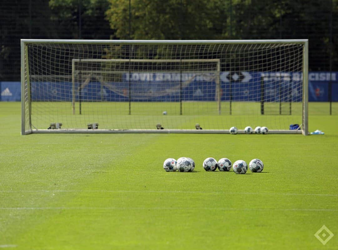 ハンブルガーSVさんのインスタグラム写真 - (ハンブルガーSVInstagram)「Ab morgen sind wir zurück auf den Trainingsplätzen im Volkspark 🌱⚽️💨 Seid am Nachmittag in unserem Livestream dabei 🎥 #nurderHSV #Trainingsauftakt #Volkspark」8月5日 1時04分 - hsv