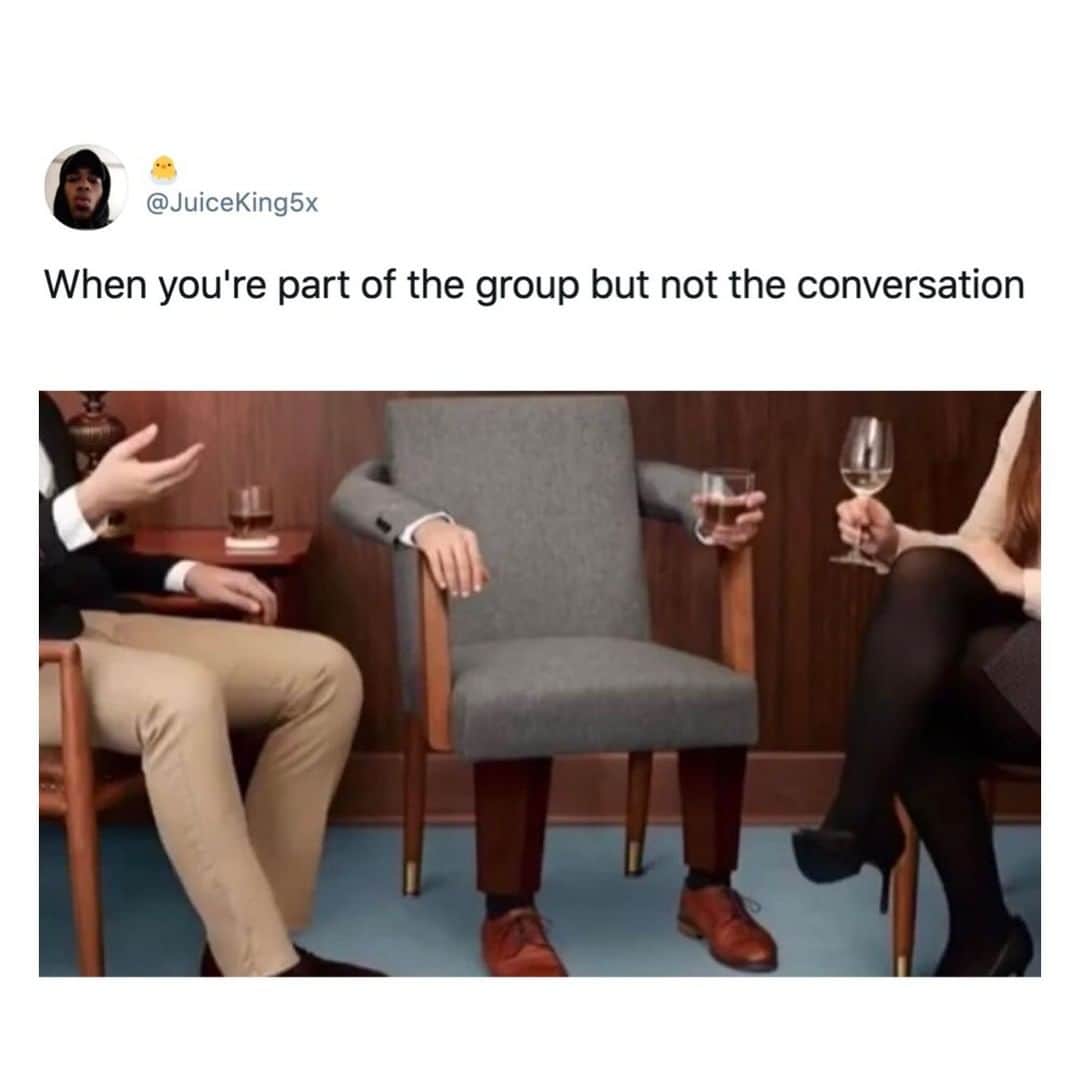 9GAGさんのインスタグラム写真 - (9GAGInstagram)「*reads everything in the group chat but never writes anything*⠀ By JuiceKing5x  TW⠀ -⠀ #groupchat #conversation #9gag」8月5日 1時04分 - 9gag