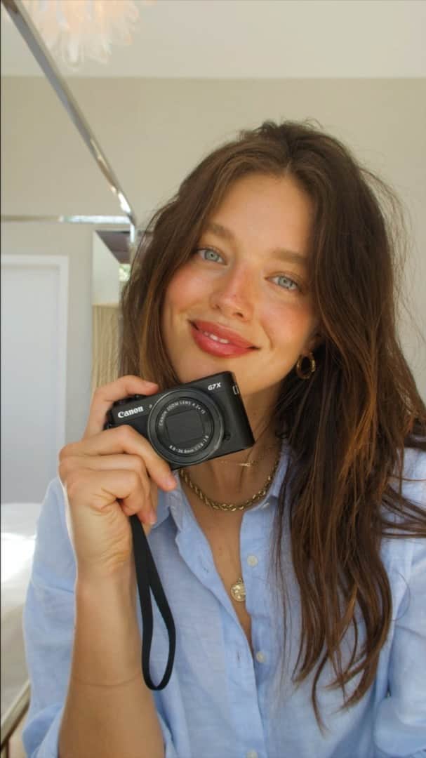エミリー・DiDonatoのインスタグラム：「Creating content for Instagram, YouTube and TikTok (please no more social media platforms 😂) etc. has become a full time job these days but it took me by surprise when I realized how much I genuinely enjoyed doing it. I wanted to share all of my favorite pieces of equipment that I love to use when I’m creating content. Comment below if you are a content creator and what other kinds of videos like this would you like to see from me?! 📸🎥」