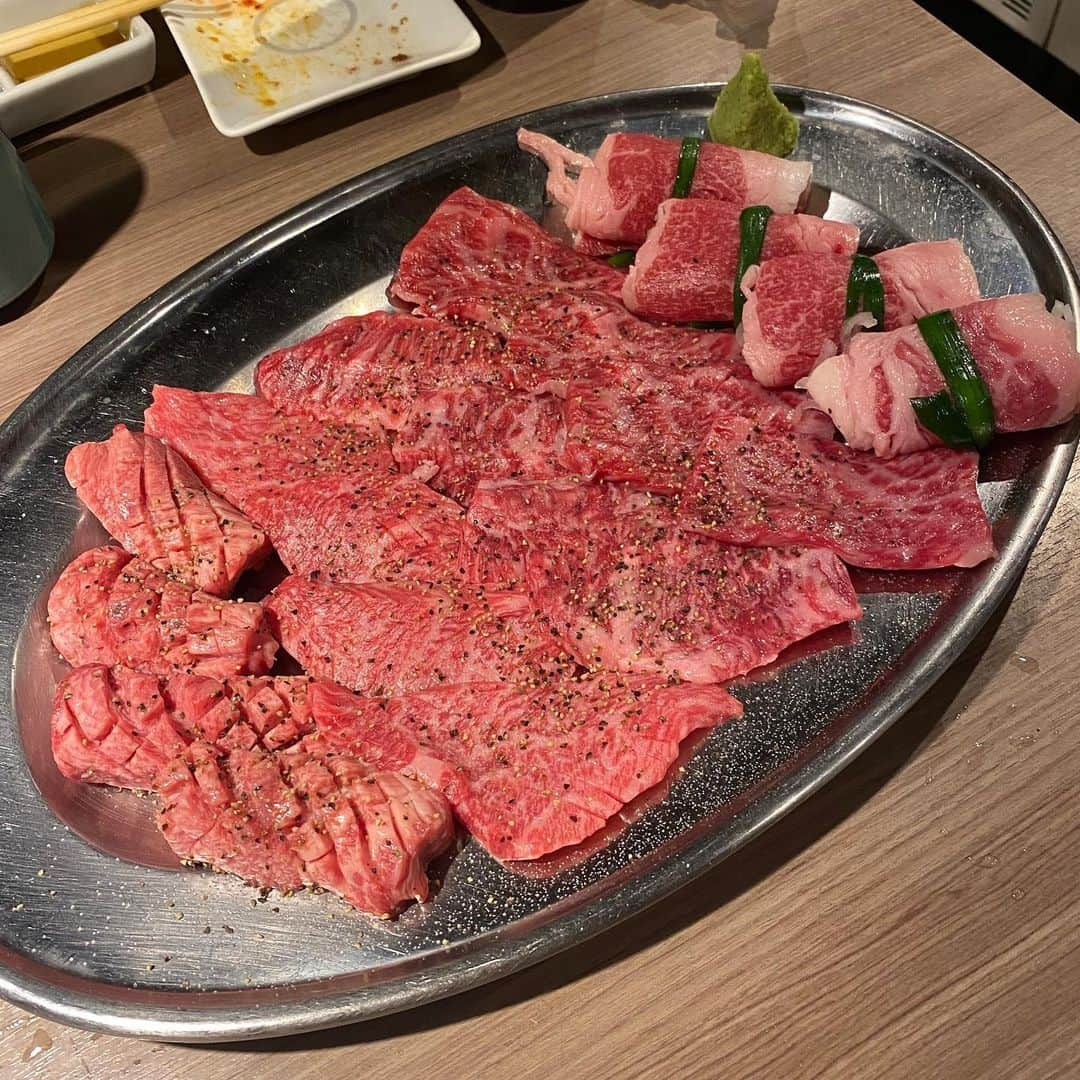 金巻ともこさんのインスタグラム写真 - (金巻ともこInstagram)「#肉と日本酒 #おそとごはん金巻」8月5日 1時16分 - tomotomoco