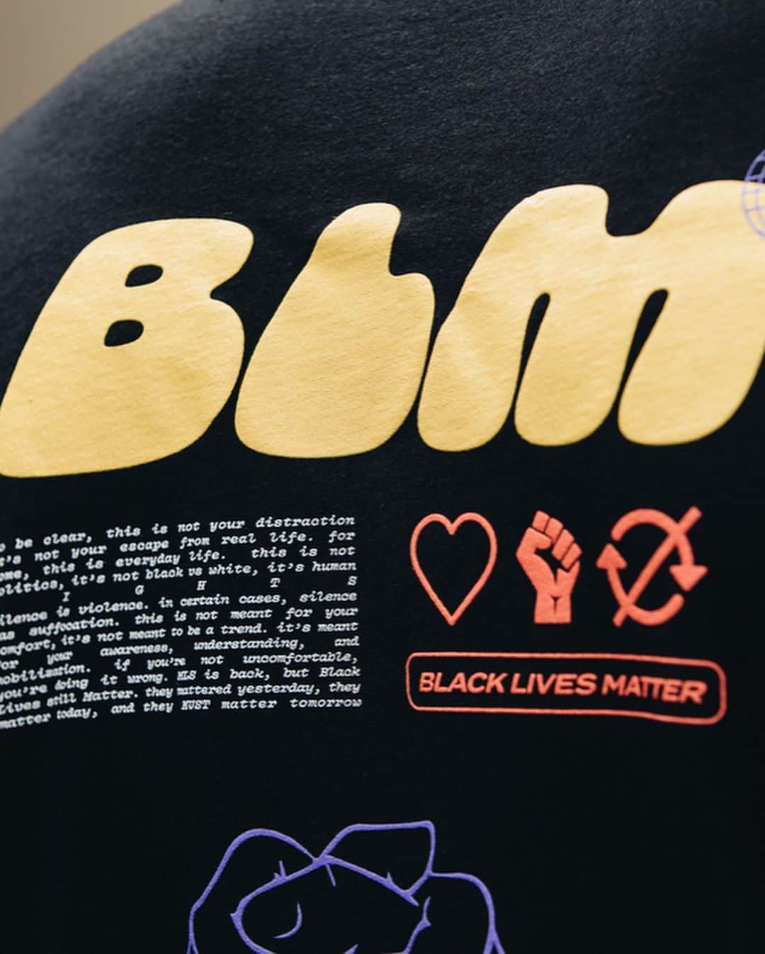 Major League Soccerさんのインスタグラム写真 - (Major League SoccerInstagram)「🚨 OUT NOW 🚨  All profits of this item will be donated by MLS to the @naacp_ldf, @100blackmen, & @playerscoalition in partnership with @bpcmls. #BlackLivesMatter」8月5日 1時17分 - mls