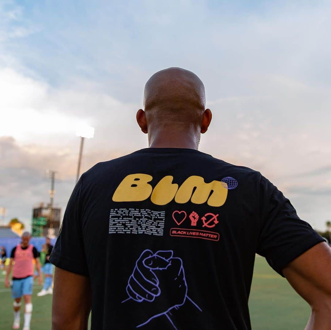 ニューヨーク・シティFCさんのインスタグラム写真 - (ニューヨーク・シティFCInstagram)「The #MLSisBlack Solidarity Top is now for sale. All profits of this item will be donated by @MLS to the @naacp_ldf, @100blackmen, and Player’s Coalition in partnership with @bpcmls 💪🏿🖤 #nycfc」8月5日 1時43分 - nycfc