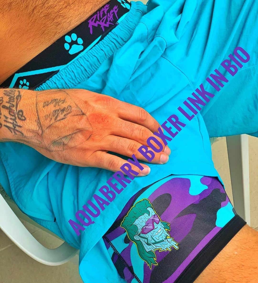 Riff Raffさんのインスタグラム写真 - (Riff RaffInstagram)「THE BABY BLUE SABERTOOTH or THE TURQUOiSE COWBOY ?」8月5日 1時50分 - jodyhighroller