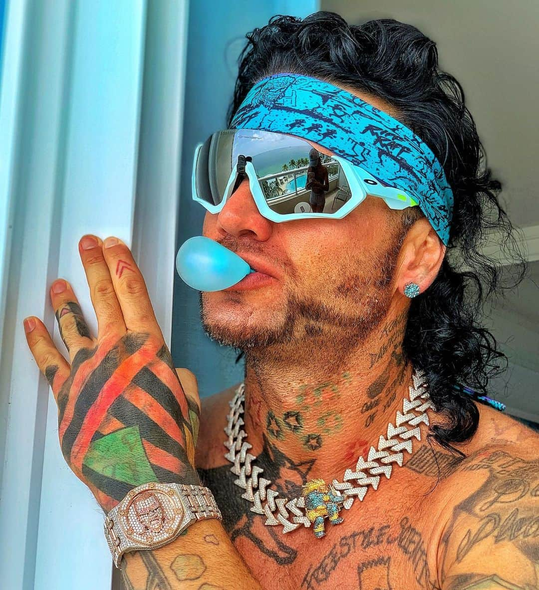 Riff Raffさんのインスタグラム写真 - (Riff RaffInstagram)「THE BABY BLUE SABERTOOTH or THE TURQUOiSE COWBOY ?」8月5日 1時50分 - jodyhighroller