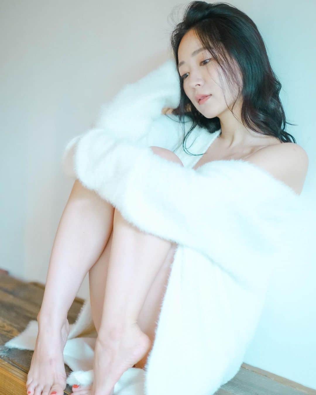 のインスタグラム：「はるちゃんが撮ってくれた写真たち📸 最近撮影したやつだよ☺︎  久しぶりに爾示さん以外の人に撮ってもらった📸 同性のカメラマンさんも新鮮なのです。」