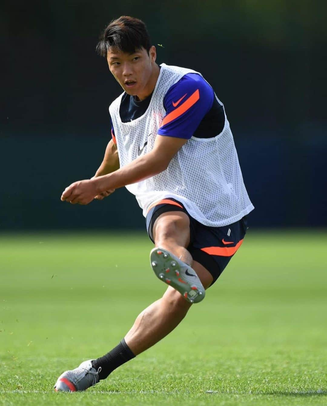 ファン・ヒチャンさんのインスタグラム写真 - (ファン・ヒチャンInstagram)「First Training session with teammates❤️⚽️」8月5日 2時05分 - hwangheechan