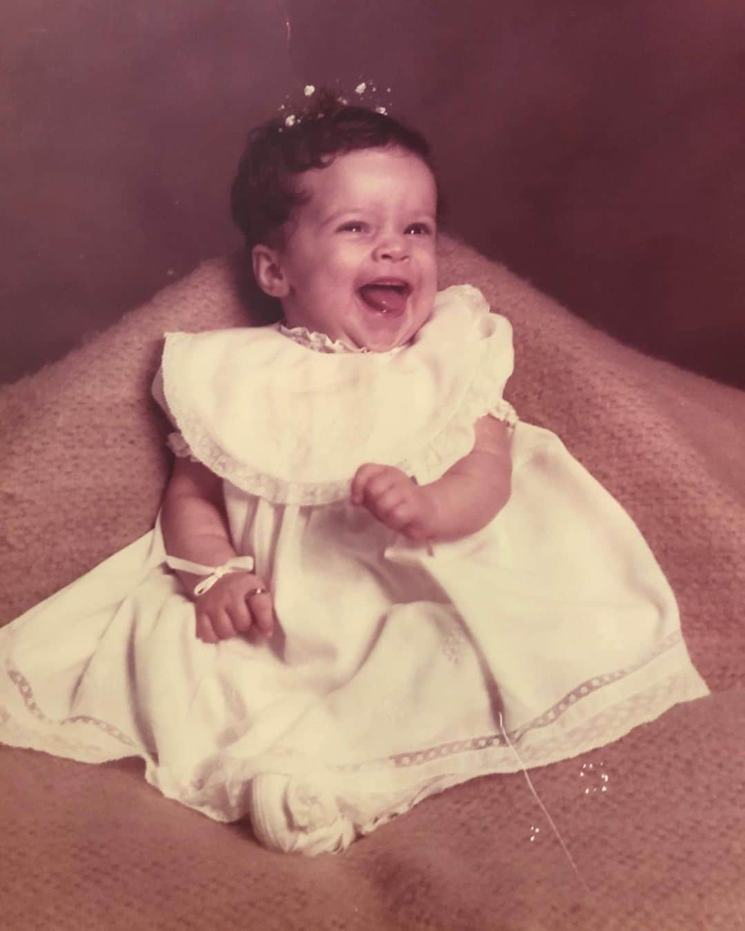 アビゲイル・スペンサーさんのインスタグラム写真 - (アビゲイル・スペンサーInstagram)「Me at six weeks old & I still got it 39 years later! 🥳. Love to you all! Thank you all for the birthday wishes. Feeling personal optimism amidst the collective grief. Hoping you are taking care of yourselves through this time. Be extra gentle. And thanks mama for this lil reminder 😝. xx ♌️」8月5日 2時28分 - abigailspencer