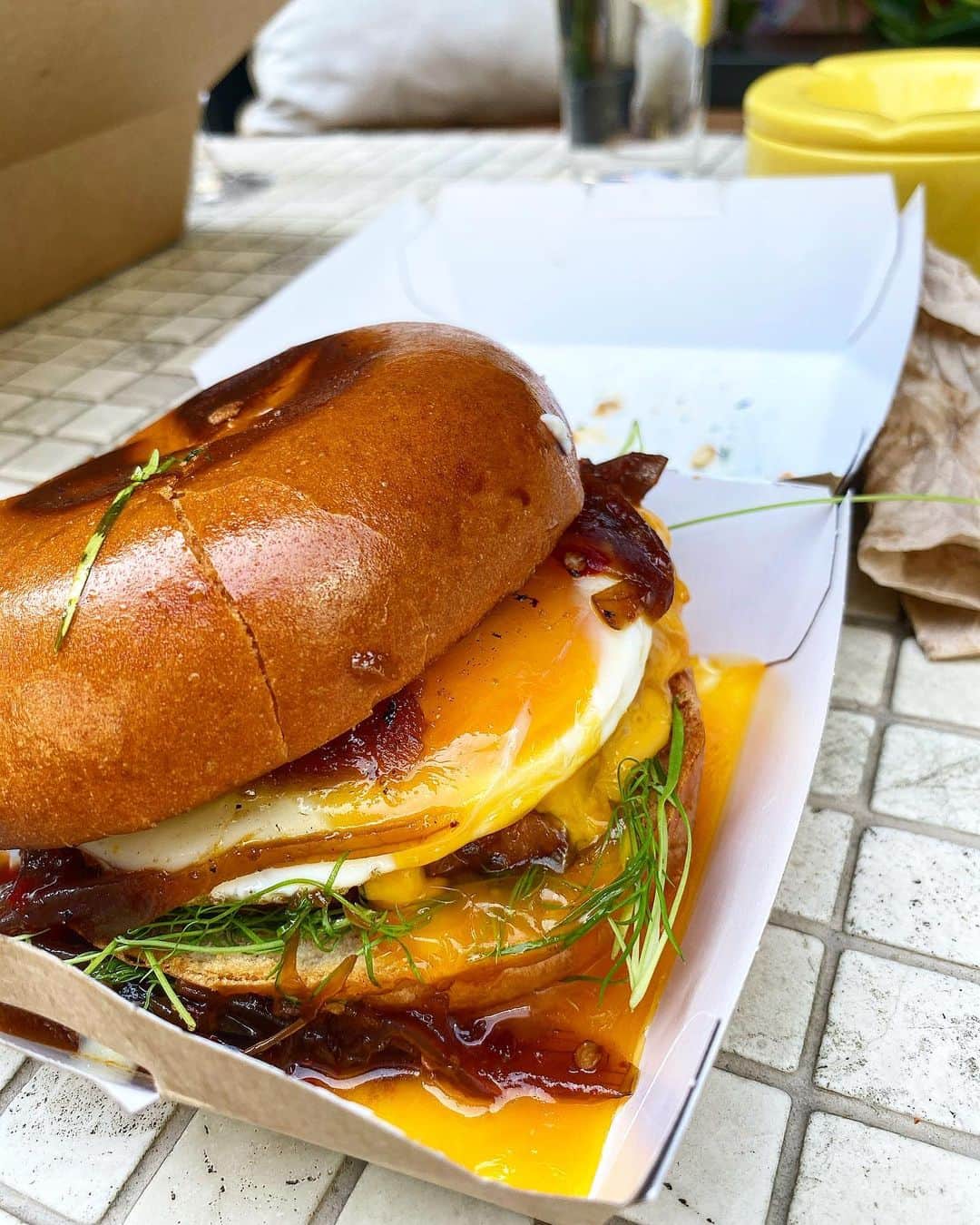Eat With Steph & Coさんのインスタグラム写真 - (Eat With Steph & CoInstagram)「SPICY PIGGY BUN ! 🐷🍔🍳 Wow what a breakfast bap this was from @eggbreak_ldn at @albielondon in the @thehoxtonhotel - spiced pork patty, homemade chilli jam, fried egg, cheese and the perfect brioche bun 👌🏻🙌🏻👍🏻 swipe time check out the pool of egg yolk to mop up 🤤 Ad-Pr invite 📷 @thetessaproject  #eggbreak #albie #hoxtonhotel #hoxtonsouthwark」8月5日 2時41分 - eatwithsteph_ldn
