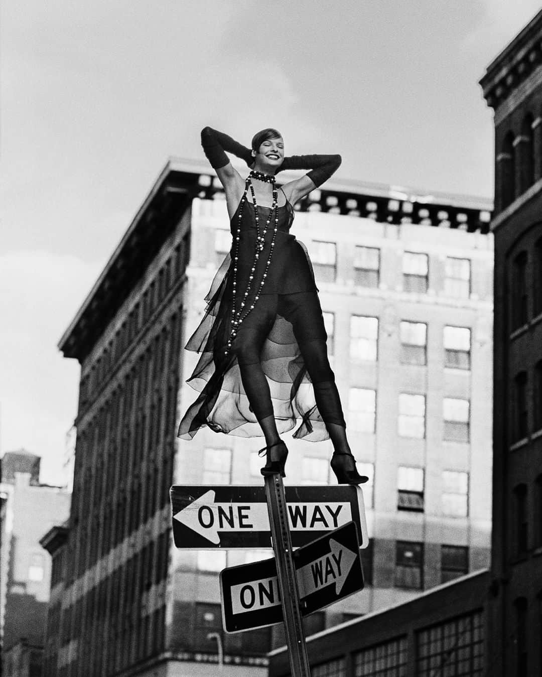 ピーター・リンドバーグさんのインスタグラム写真 - (ピーター・リンドバーグInstagram)「Linda Evangelista, New York, 1992 #LindberghStories #LindaEvangelista #harpersbazaar」8月5日 2時59分 - therealpeterlindbergh