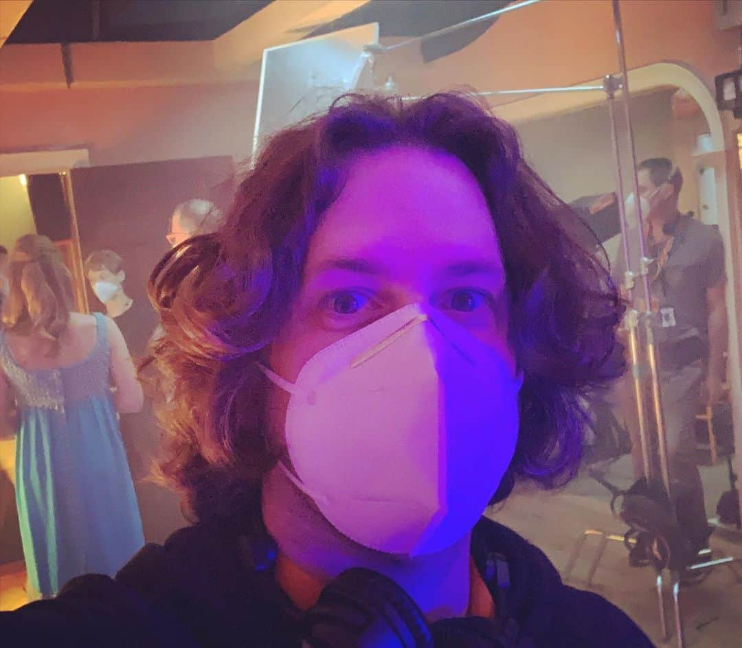 エドガー・ライトさんのインスタグラム写真 - (エドガー・ライトInstagram)「That’s a wrap (again). Thanks to my very hard working cast and crew, and my amazing producers who made it safe and possible for us to get back to work in this uncertain time. Beyond happy to be back on set with all these very talented people again. Can’t wait for you all to see it...」8月5日 3時21分 - edgarwright