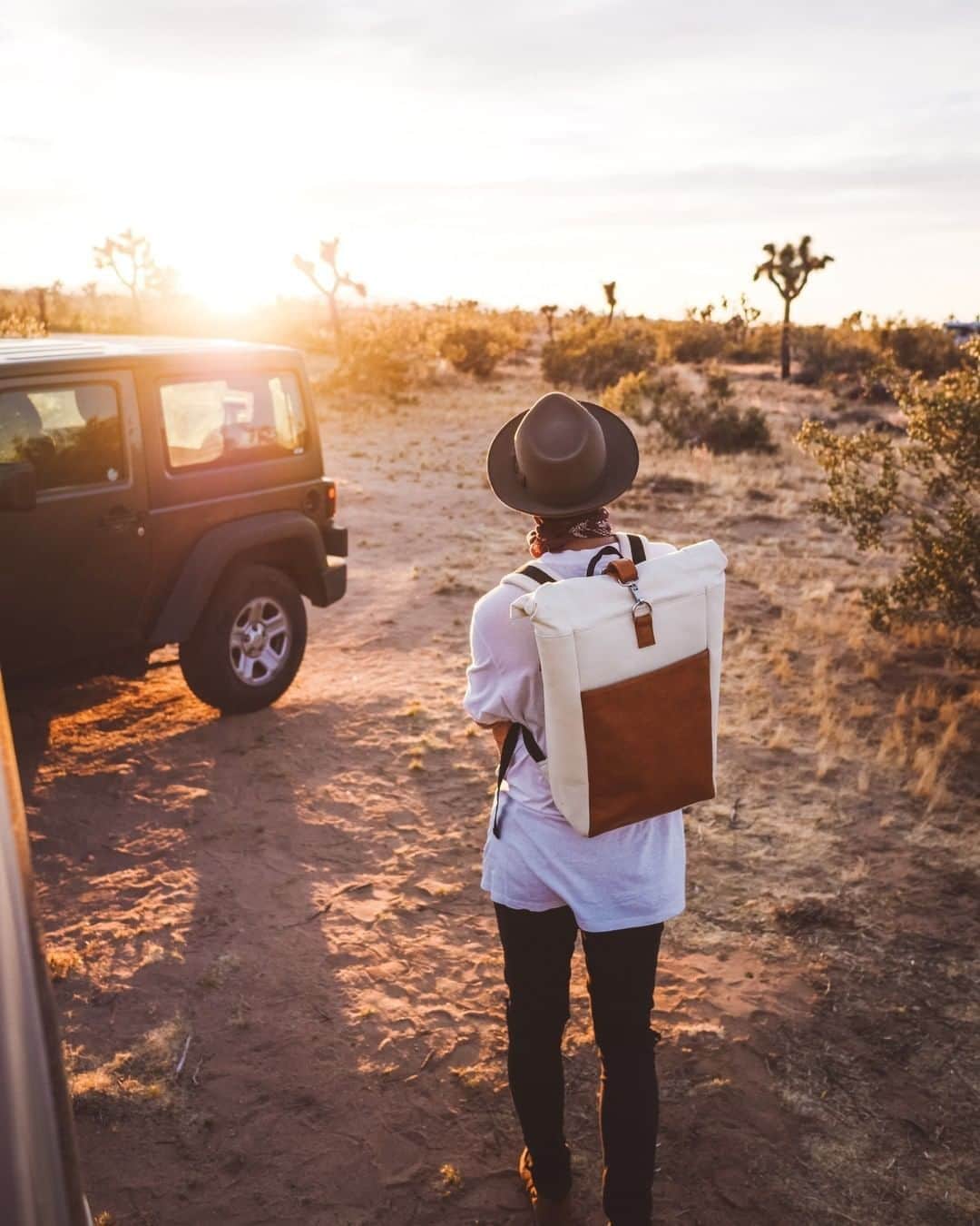 Kapten & Sonさんのインスタグラム写真 - (Kapten & SonInstagram)「'Life is meant for great adventures.' 🌎 What was your biggest travel adventure, Kaptens? 🏜️ Our backpack Lund "Sand Brown" is made for adventures with you. @twosometravellers⁠ .⁠ .⁠ .⁠ #summer #summertime #explore #inspiration #travel #traveling #desert」8月5日 3時30分 - kaptenandson