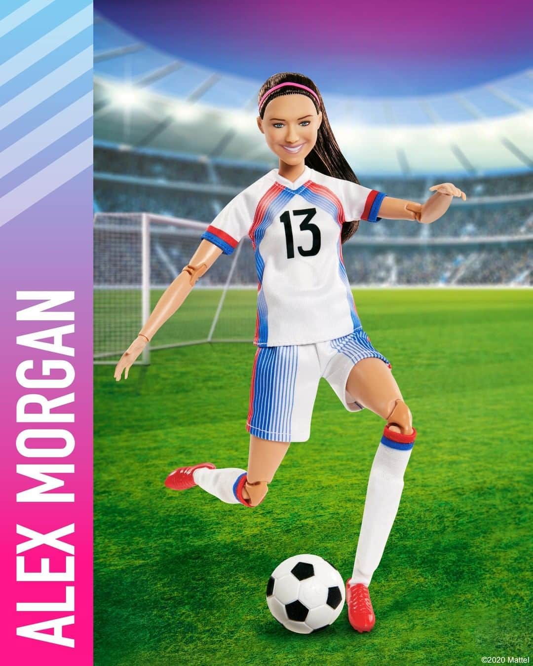 バービーさんのインスタグラム写真 - (バービーInstagram)「She shoots ⚽️, she scores! Introducing the newest #Barbie Role Model, USWNT Captain @AlexMorgan13.  Available now, exclusively at @Target.」8月5日 3時25分 - barbie