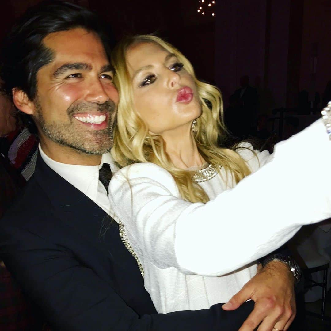 レイチェル・ゾーさんのインスタグラム写真 - (レイチェル・ゾーInstagram)「Happiest Birthday my beautiful #bestfriend @brian_atwood ❤️ 🥂 🎂 ... We have had over 20 years of dancing on tables and a friendship that runs so deep.. I love you to the moon and beyond and only wish we were together today to celebrate you. I ❤️ you my sweet handsome friend. XoRZ」8月5日 3時31分 - rachelzoe