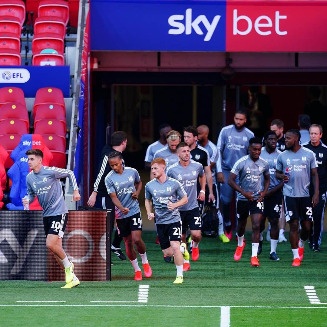 フラムFCさんのインスタグラム写真 - (フラムFCInstagram)「Wembley business meeting: high ...