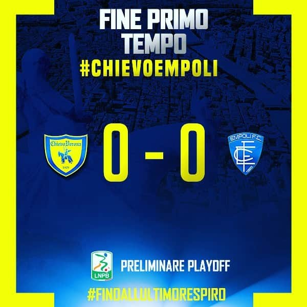 ACキエーヴォ・ヴェローナさんのインスタグラム写真 - (ACキエーヴォ・ヴェローナInstagram)「1st Half #Playoff #ChievoEmpoli 0️⃣-0️⃣ 💛💙💪💪💪 #FinoAllUltimoRespiro #ForzaChievoSempre #calcio #seriebkt #matchday」8月5日 4時49分 - acchievoverona