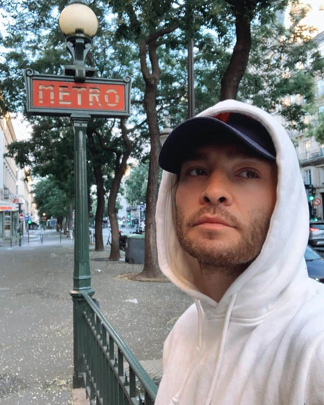 エド・ウェストウィックさんのインスタグラム写真 - (エド・ウェストウィックInstagram)「Daylight in Paris」8月5日 5時00分 - edwestwick