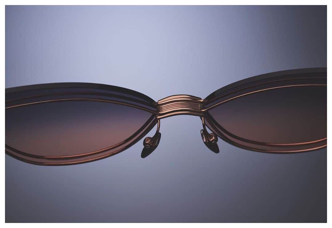 ディタのインスタグラム：「Designed for the strong, confident, and bold. Complete with ombre lenses and an innovative titanium double frame, DITA's Nightbird series soars. #DITA #DITAeyewear #DITAsunglasses」