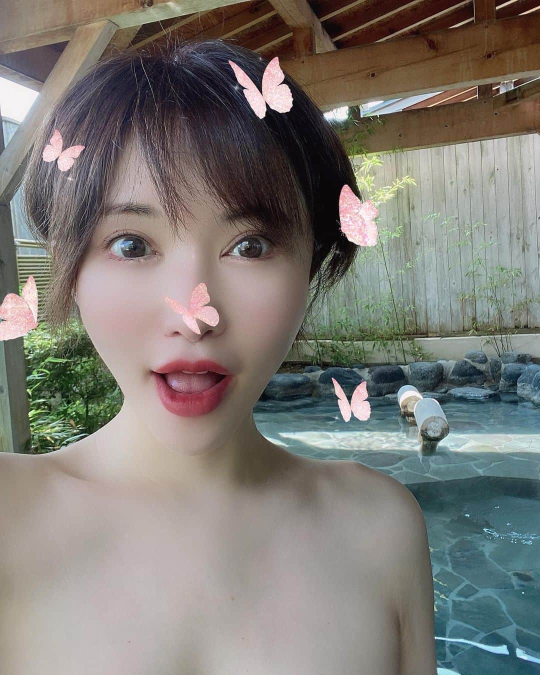 里美ゆりあのインスタグラム：「あわわわ🦋  #goodmorning  #温泉 #summer」