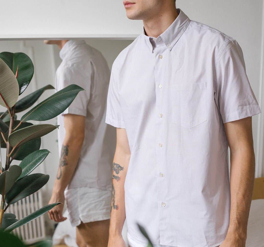のインスタグラム：「Your favorite short sleeve just arrived. Shop now. #stevenalan」