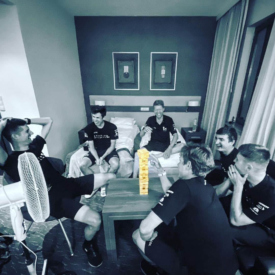 マーク・カヴェンディッシュのインスタグラム：「Jenga Jenga Jenga Jenga 👉👌👆👇🤏🙌」