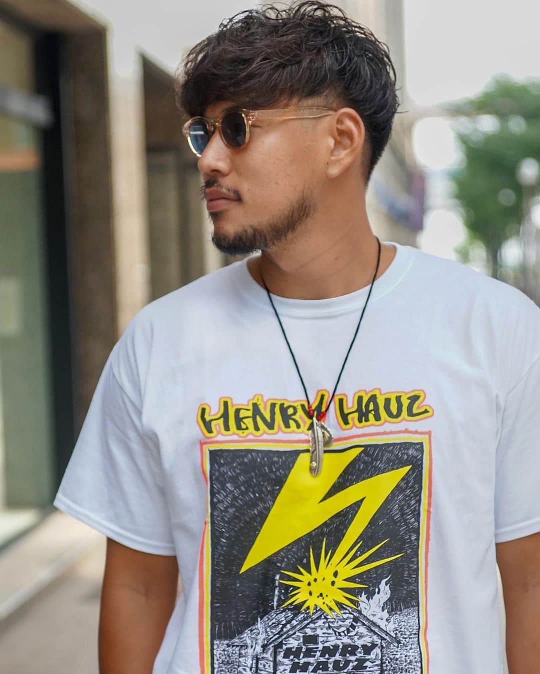 山中亮平のインスタグラム：「髪型変えてみた💇‍♂️ ありがとうございました！ @ut.yosuke  . . . #mericanbarbershop #kobe #henryhauz」