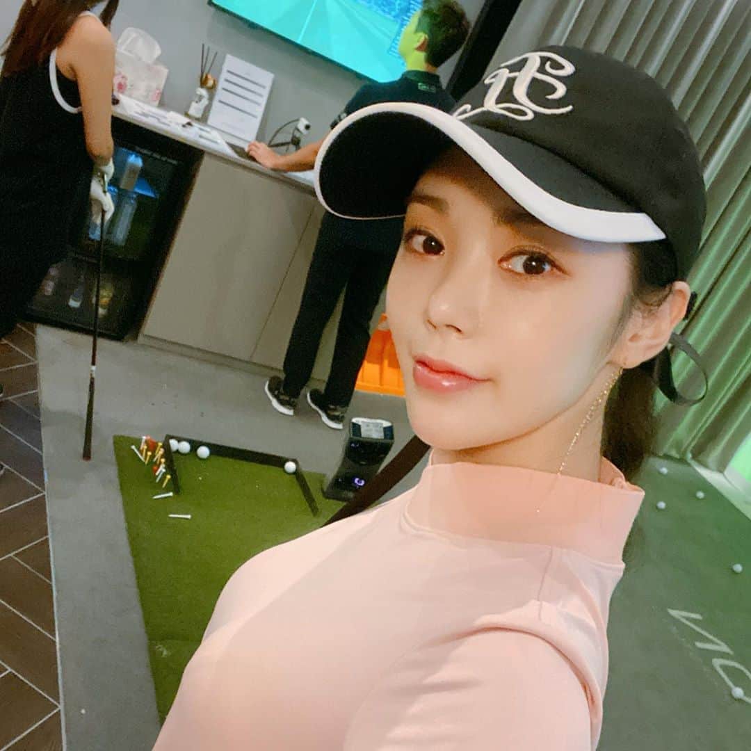 リジ のインスタグラム：「구정고 내칭구 동네주민 유자랑💛」