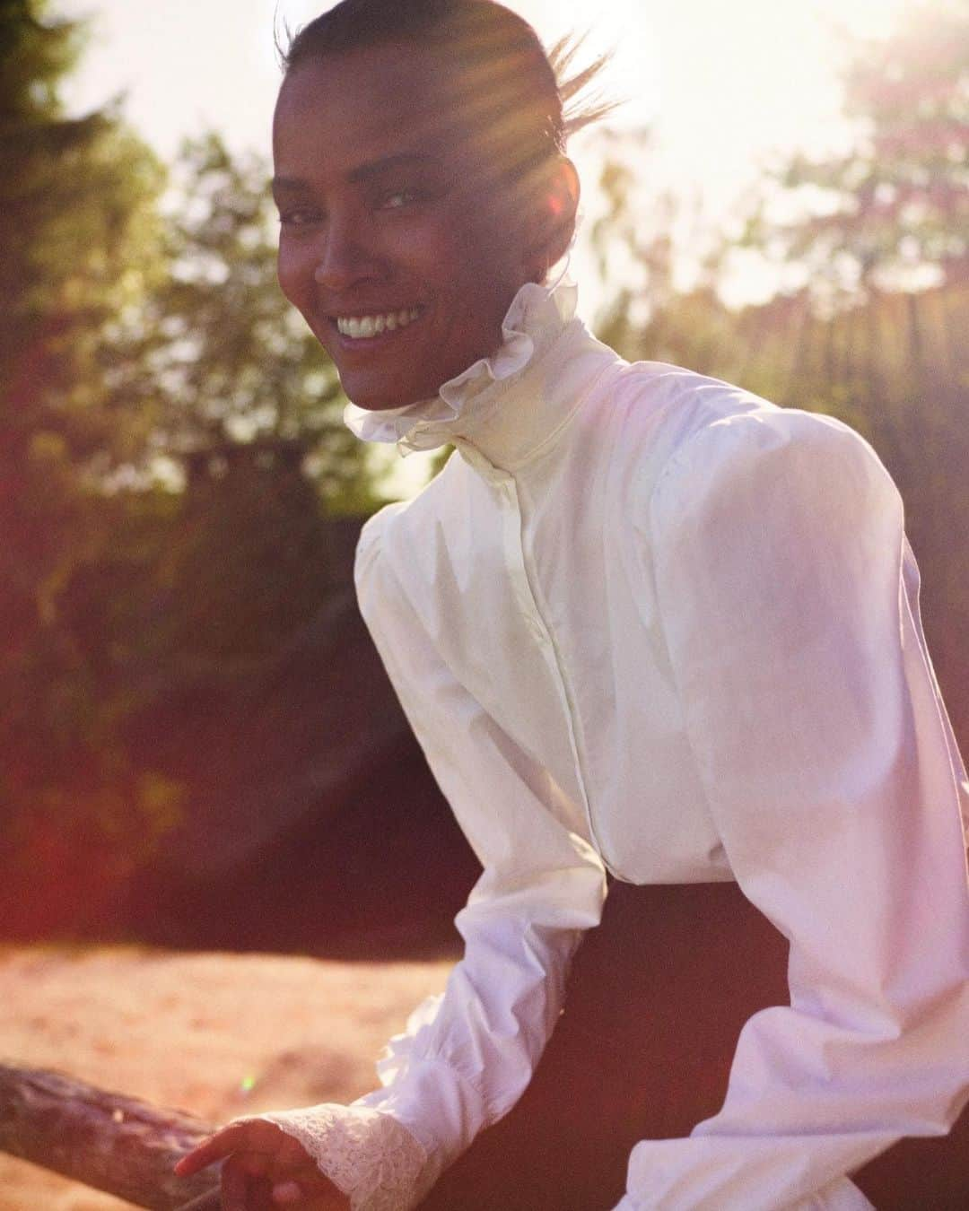 Vogue Parisさんのインスタグラム写真 - (Vogue ParisInstagram)「We celebrate the transcendent beauty of @LiyaKebede in the August issue of Vogue Paris in a story shot by @KarimSadli and styled by @AleksWoro. Get your copy on newsstands and on the link in our bio now! Shirt and pants by @AlbertaFerretti. Makeup by @ChristelleCocquet, hair by @DamienBoissinotHair, nails by @ElsaDurrens. Set design by Alexander Bock, production by @Brachfield_」8月5日 15時28分 - voguefrance