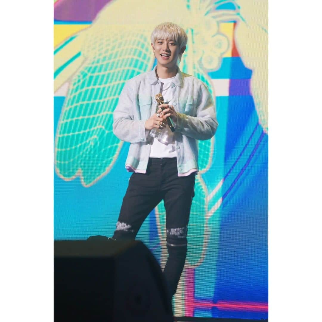 EXOさんのインスタグラム写真 - (EXOInstagram)「Summer paradise stage photos🌴 #CHANYEOL  #세훈_찬열  #SEHUN_CHANYEOL #EXO_SC  #1BillionViews #10억뷰 #EXO_SC_10억뷰 #세훈 #SEHUN #찬열 @real__pcy #엑소 #EXO #weareoneEXO」8月5日 16時00分 - weareone.exo