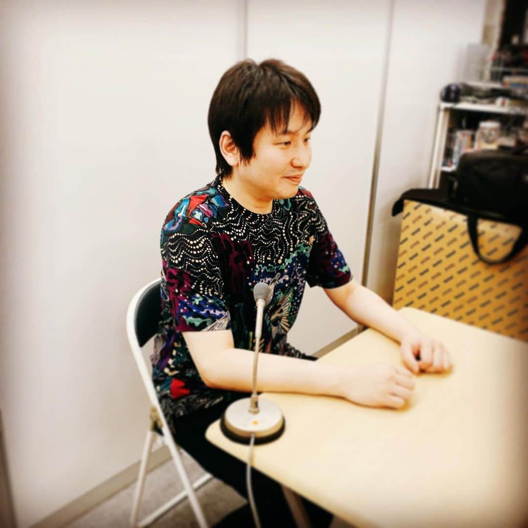のインスタグラム：「リモート出演してまいりました。 久しぶりにお会いした有野課長、とてもお元気でした。 なんの収録だったのかは、じきに発表あるかと。楽しい収録でした！ #gccx」