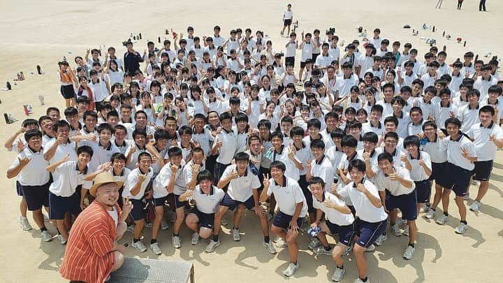 HIPPYのインスタグラム：「タイミングとご縁重なり﻿ 安芸南高校3年生のみんなとの再会﻿ 吹奏楽部の想いにも涙。。ほんとありがとう﻿ めちゃ嬉しかったし、心の燃料いただいたんで﻿ 明日もしっかりお伝えできるよう頑張ります﻿ ﻿ 8/6（木)7:55～広島ホームテレビ﻿ 「平和記念式典中継▽核なき世界へ…被爆75年」生放送出演﻿ ※「羽鳥モーニングショー」枠内で広島のみ放送﻿ 8/6（木) 17:30～ NHK総合 ﻿ 「お好みワイド広島 原爆の日特集」生放送出演 ﻿ 8/6 （木）19:30～NHK総合（中国地方）﻿ 「れいわのへいわソング」﻿ 8/6 （木）20:30～YouTube生配信﻿ 「HIROSHIMA 75th PEACE LIVE」延期でも生配信﻿ 8/7（金）19:30～NHK総合（中国地方）﻿ 「(特番)1945ひろしまタイムライン夏」﻿ 8/9（日） 15:30～NHK総合（全国放送）﻿ 「れいわのへいわソング」﻿ 8/10（月）20:05～NHKラジオ（全国放送）﻿ 被爆75年ラジオ特集「手紙（レター）、キミに伝えよう」生放送出演  ﻿ 8/10（月）22:57～RCCテレビ﻿ 「跳べ！ドラゴンフライズ」﻿ ﻿ HIPPYホームページ﻿ http://hippy-web.com」