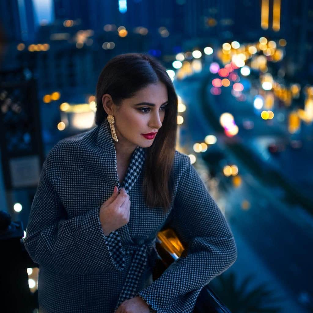 Nargis Fakhri さんのインスタグラム写真 - (Nargis Fakhri Instagram)「Just wondering where we are all headed. What does the future hold for all of us?  What’s next? . . . . . . 📸 @kashifrashidofficial . 💄 @malihajkhan . . . . . . #mydubai #dubai #hotel #fancy #shoot #fashion #deepthoughts #future #wherearewegoing #whatsnext #life #covid #usa🇺🇸 #love #standtogether」8月5日 7時58分 - nargisfakhri