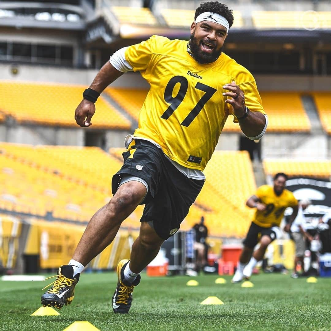 ピッツバーグ・スティーラーズさんのインスタグラム写真 - (ピッツバーグ・スティーラーズInstagram)「#SteelersCamp is in session 😤」8月5日 8時11分 - steelers