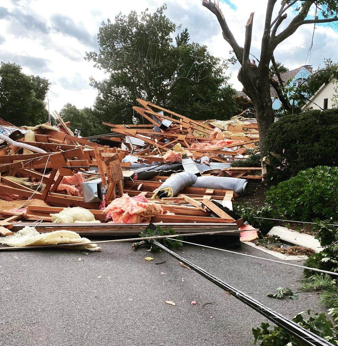 ナイル・ロジャースさんのインスタグラム写真 - (ナイル・ロジャースInstagram)「A #tornado ripped through my town today. A few years ago after a storm I stepped out of my house and live electric wires had me jumping around like a kangaroo trying to get back inside」8月5日 8時23分 - nilerodgers