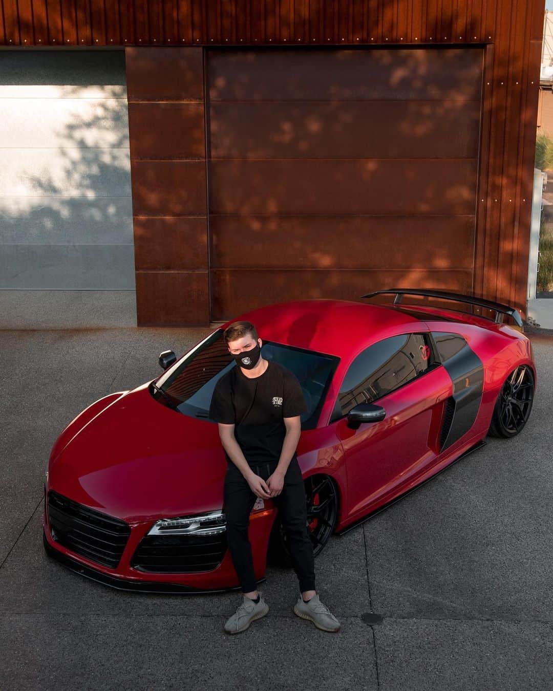 CarsWithoutLimitsさんのインスタグラム写真 - (CarsWithoutLimitsInstagram)「Congrats to @kieranobrien on his new R8 V10 Built by @cb_autosalon #carswithoutlimits #audi #r8v10」8月5日 8時45分 - carswithoutlimits