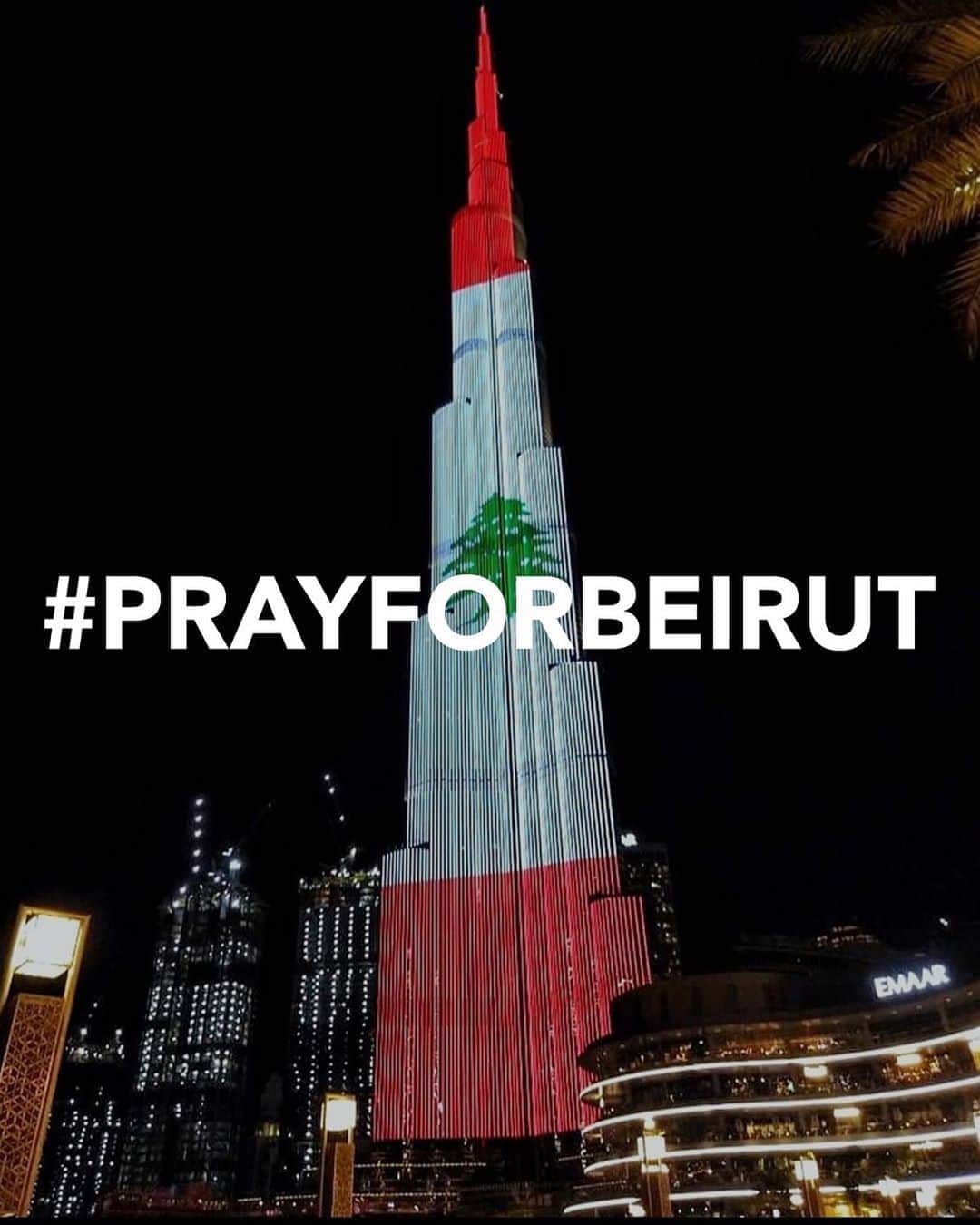 レニー・クラヴィッツさんのインスタグラム写真 - (レニー・クラヴィッツInstagram)「Sending prayers of love and healing to everyone in Beirut. #PrayForBeirut #PrayForLebanon #LetLoveRule」8月5日 8時42分 - lennykravitz