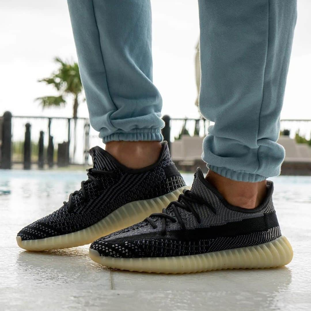 Sneaker Newsさんのインスタグラム写真 - (Sneaker NewsInstagram)「An on-foot look at the Yeezy Boost 350 v2 "Asriel" has surfaced. Is this the best 350 v2 drop of 2020? Hit the link in our bio for a closer look.」8月5日 9時01分 - sneakernews